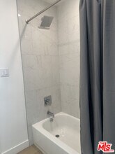 228 S Doheny Dr in Beverly Hills, CA - Building Photo - Building Photo