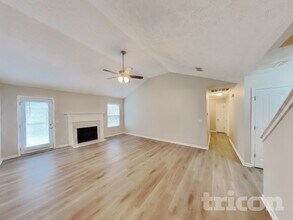 1224 Ballater Dr in Murfreesboro, TN - Foto de edificio - Building Photo