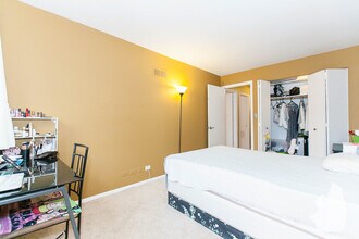 1330 N La Salle Dr, Unit 311 in Chicago, IL - Building Photo - Building Photo
