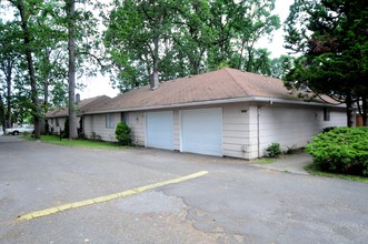 Oak Grove Village in Salem, OR - Building Photo - Building Photo