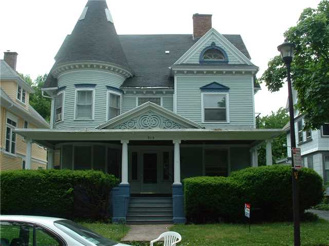 215 Westminster Rd in Rochester, NY - Building Photo