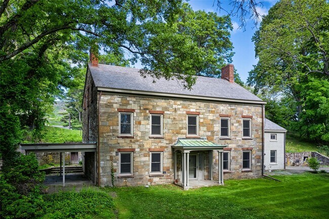 99 Taylor Rd in Cornwall, NY - Building Photo - Building Photo