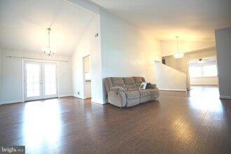 322 Sugarland Run Dr in Sterling, VA - Building Photo - Building Photo