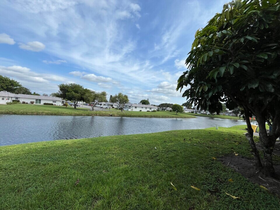 140 Monaco Ct in Delray Beach, FL - Building Photo