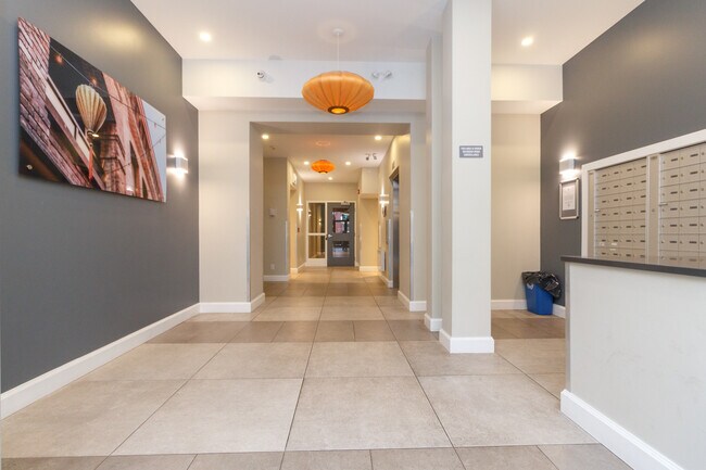 595 Pandora Ave in Victoria, BC - Building Photo - Building Photo