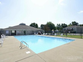 Bradford Pointe Apartments in Evansville, IN - Building Photo - Building Photo