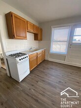 4852 W Diversey Ave in Chicago, IL - Foto de edificio - Building Photo