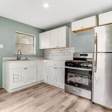 1104 S Gilpin Ave in Dallas, TX - Building Photo - Building Photo