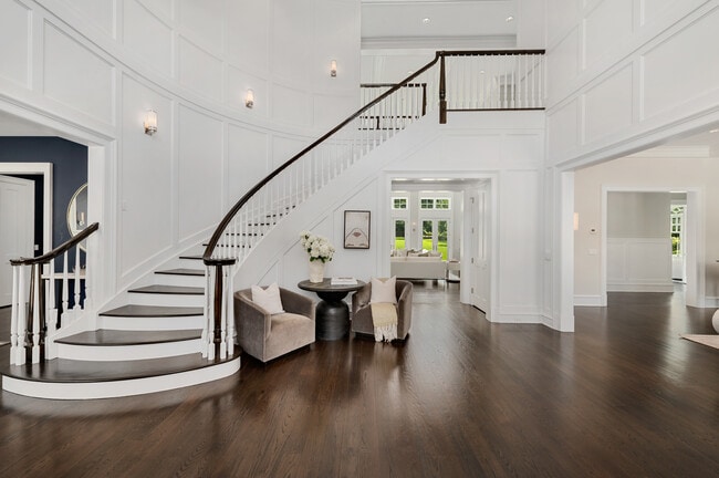 828 North Street in Greenwich, CT - Foto de edificio - Building Photo