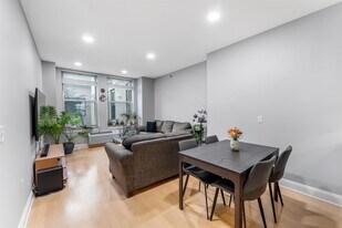 10 Regent St in Jersey City, NJ - Building Photo