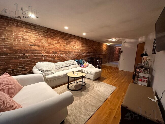 99 Prince St, Unit 1 in Boston, MA - Building Photo - Building Photo