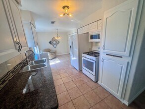 2006 Seagate Ln in Houston, TX - Building Photo - Building Photo