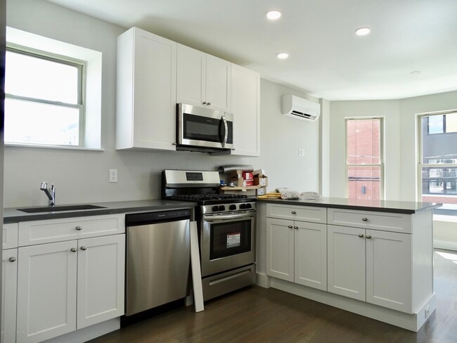 410 Bond St in Asbury Park, NJ - Building Photo - Building Photo