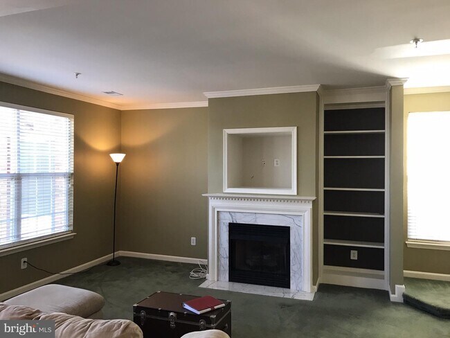 2663 MANHATTAN Pl-Unit -307 in Vienna, VA - Foto de edificio - Building Photo