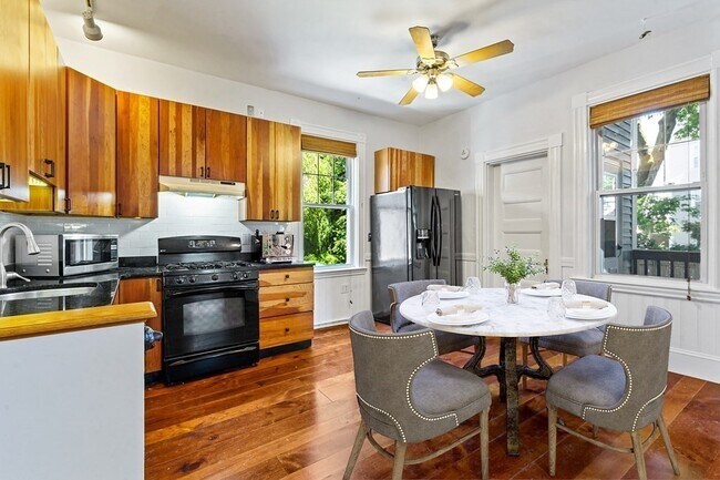 100 Paul Gore St, Unit 2 in Boston, MA - Building Photo - Building Photo
