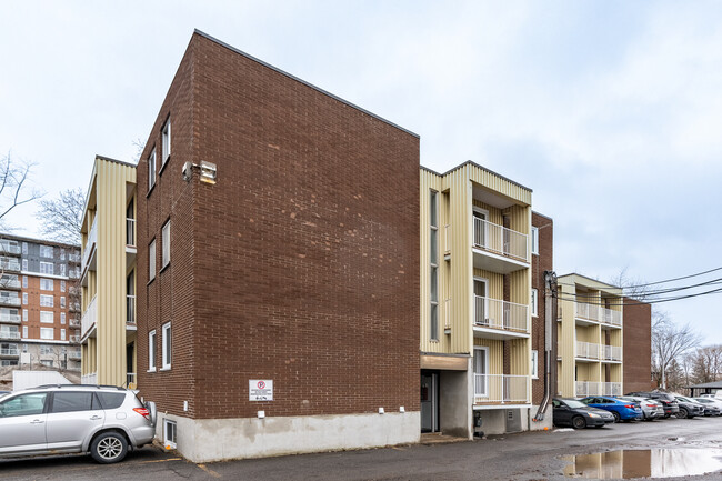 2539 Sainte-Foy Ch in Québec, QC - Building Photo - Building Photo