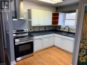 520 Lynett Crescent in Richmond Hill, ON - Building Photo - Building Photo