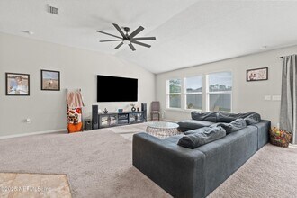 2243 Burton Island Wy in Jacksonville, FL - Building Photo - Building Photo