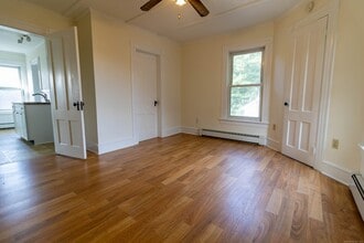 62 Lincoln Ave in Torrington, CT - Foto de edificio - Building Photo