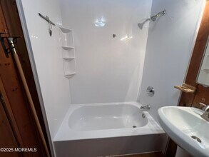 7 Vineberg Ct in Ocean Township, NJ - Building Photo - Building Photo