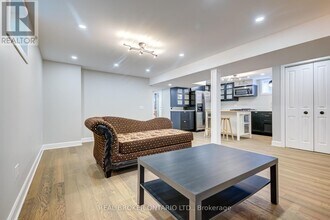 186 Jeffrey Ave in Acton, ON - Building Photo - Building Photo