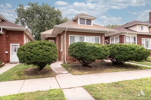 7649 S Paxton Ave in Chicago, IL - Building Photo