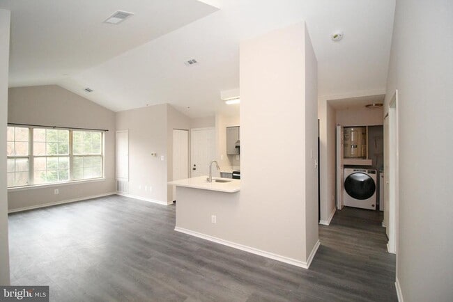 18525 Boysenberry Dr in Montgomery Village, MD - Building Photo - Building Photo