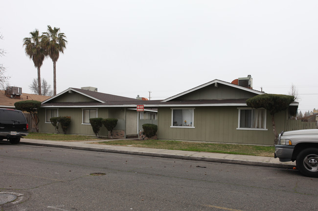 1385 Lambert Way in Turlock, CA - Building Photo - Building Photo