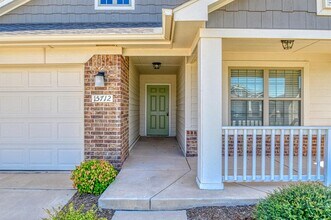 15712 Bennett Dr in Edmond, OK - Building Photo - Building Photo
