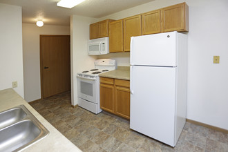 Calgary Apartments in Bismarck, ND - Building Photo - Interior Photo