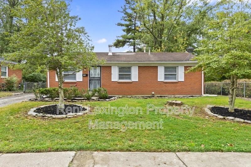 304 Harvard Dr in Lexington, KY - Building Photo