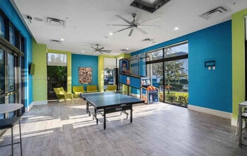 8301 NW 41st St in Doral, FL - Building Photo - Building Photo