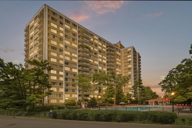 301 N Beauregard St in Alexandria, VA - Building Photo - Building Photo