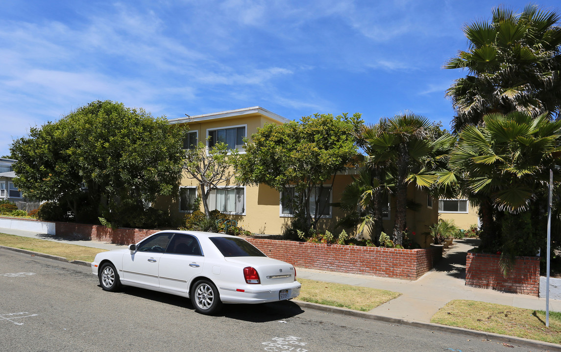 828 Tait St in Oceanside, CA - Foto de edificio