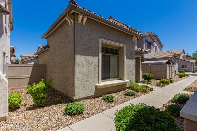 8430 W Lewis Ave in Phoenix, AZ - Building Photo - Building Photo