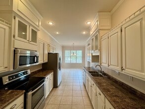 327 Sherborne Ct in Florence, AL - Building Photo - Building Photo