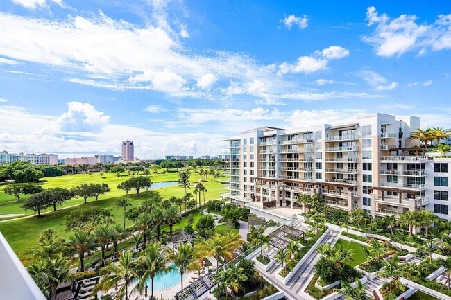 210 SE Mizner Blvd in Boca Raton, FL - Building Photo - Building Photo