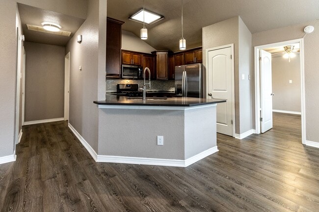 property at 1003 Hyridge St