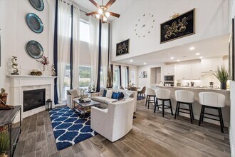 1307 Hackberry Heights Dr in Richmond, TX - Foto de edificio - Building Photo