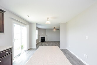 1939 Eastway Dr in Dallas, NC - Building Photo - Building Photo