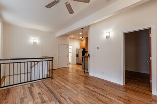 2835 N Damen Ave, Unit 1 in Chicago, IL - Building Photo