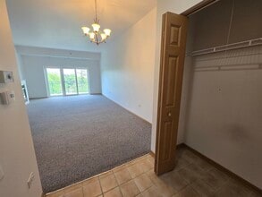100 W Roosevelt Ave in Bensenville, IL - Building Photo - Building Photo