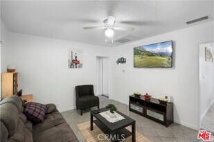 11006 Mansel Ave in Inglewood, CA - Building Photo