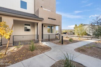 2128 Jennifer Lynn Way in Phoenix, AZ - Building Photo - Building Photo