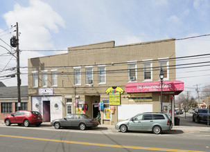 267 Broadway in Bethpage, NY - Foto de edificio - Building Photo