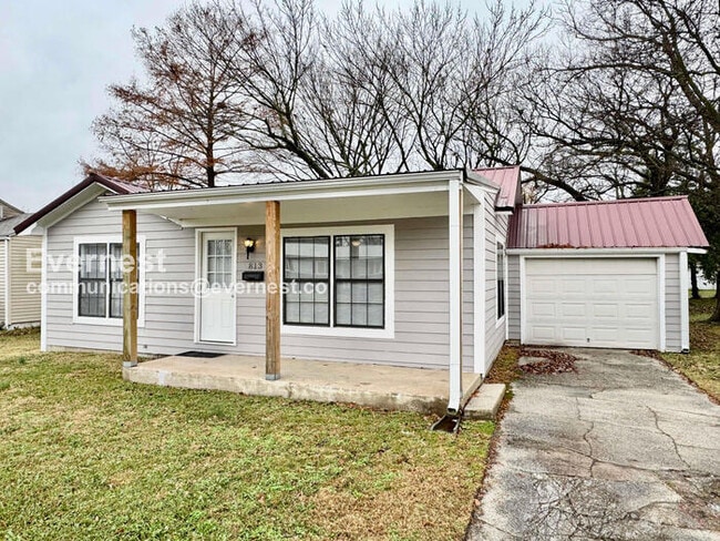 property at 813 J St NW