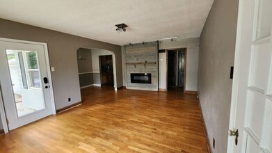419 N 8th St in Manhattan, KS - Building Photo - Building Photo