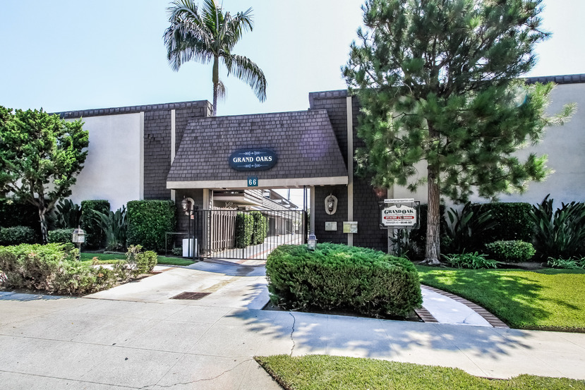 Rose Court in Pasadena, CA - Building Photo