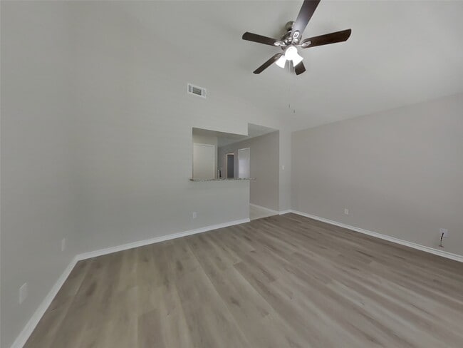 5907 Misty Meadow St in League City, TX - Building Photo - Building Photo