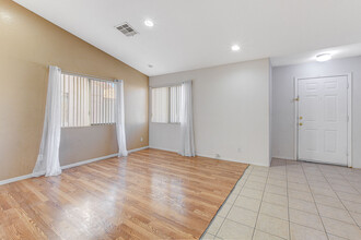 2195 Madica Ave in Las Vegas, NV - Building Photo - Building Photo